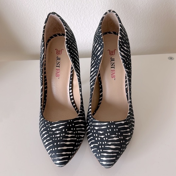 JustFab Veronika heels - size 5.5 - Picture 4 of 7